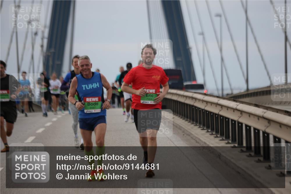 03.10.2025 - Köhlbrandbrückenlauf Jannik Wohlers http://msf.ph/oto/9144681 03.10.2025 15:46:04 Position 1 9567, 7304 meine-sportfotos.de