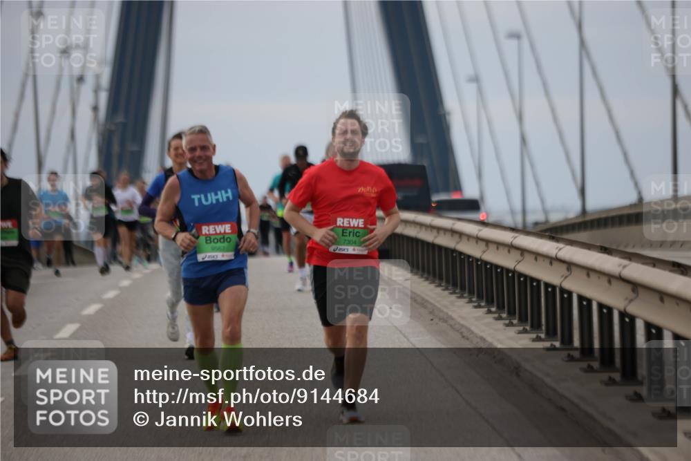 03.10.2025 - Köhlbrandbrückenlauf Jannik Wohlers http://msf.ph/oto/9144684 03.10.2025 15:46:04 Position 1 9567, 7304 meine-sportfotos.de