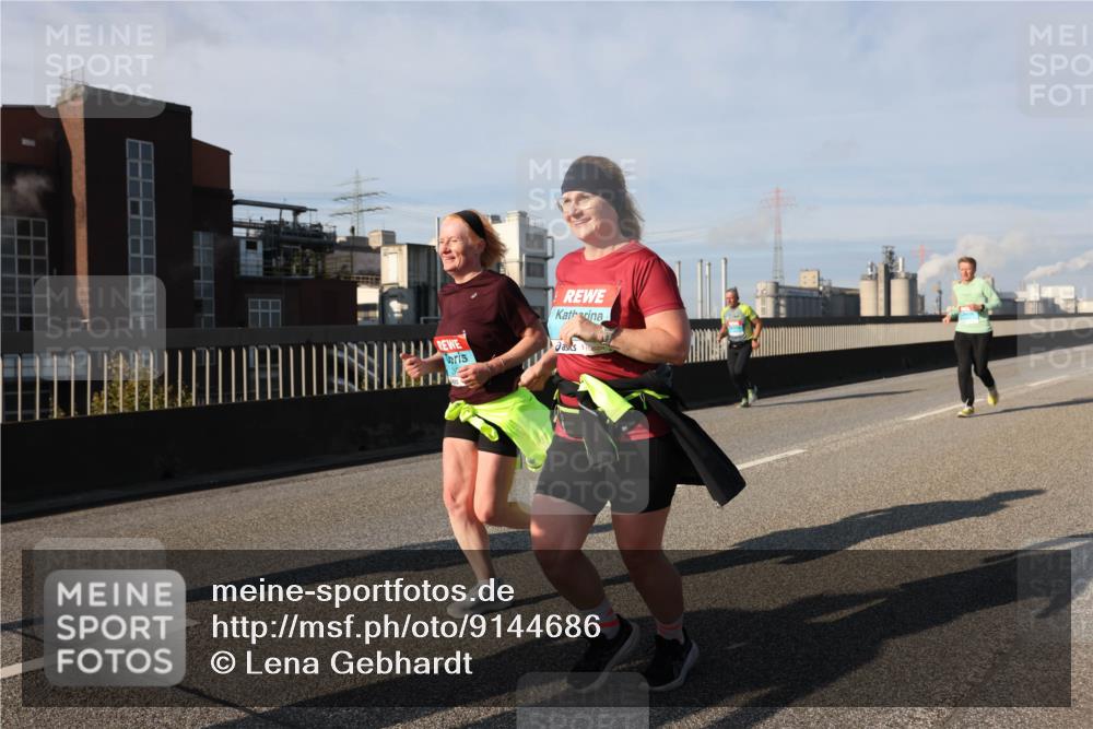 03.10.2025 - Köhlbrandbrückenlauf Lena Gebhardt http://msf.ph/oto/9144686 03.10.2025 10:02:20 Position 2  meine-sportfotos.de