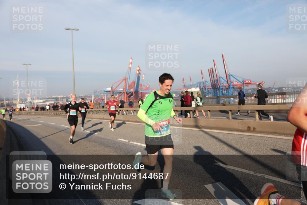 03.10.2025 - Köhlbrandbrückenlauf Yannick Fuchs http://msf.ph/oto/9144687 03.10.2025 08:33:11 Position 2 2705 meine-sportfotos.de