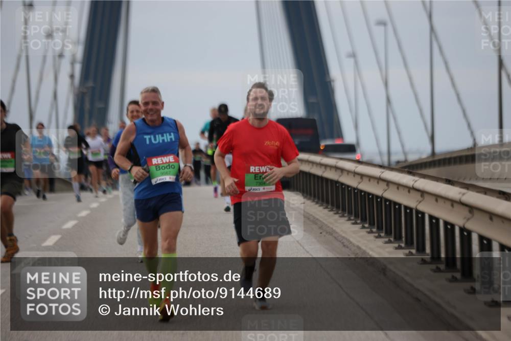 03.10.2025 - Köhlbrandbrückenlauf Jannik Wohlers http://msf.ph/oto/9144689 03.10.2025 15:46:05 Position 1 9567, 7304 meine-sportfotos.de