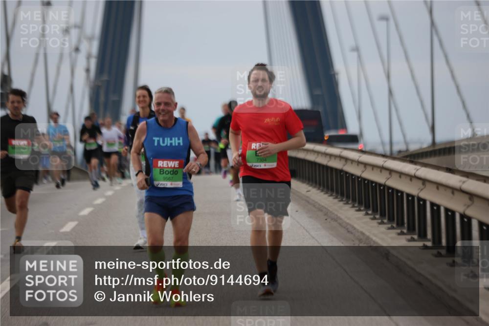03.10.2025 - Köhlbrandbrückenlauf Jannik Wohlers http://msf.ph/oto/9144694 03.10.2025 15:46:05 Position 1 9567, 7304 meine-sportfotos.de