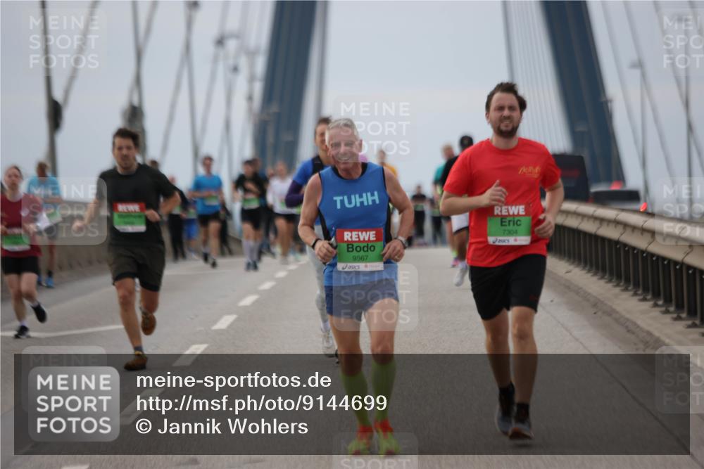 03.10.2025 - Köhlbrandbrückenlauf Jannik Wohlers http://msf.ph/oto/9144699 03.10.2025 15:46:05 Position 1 9567, 7304 meine-sportfotos.de