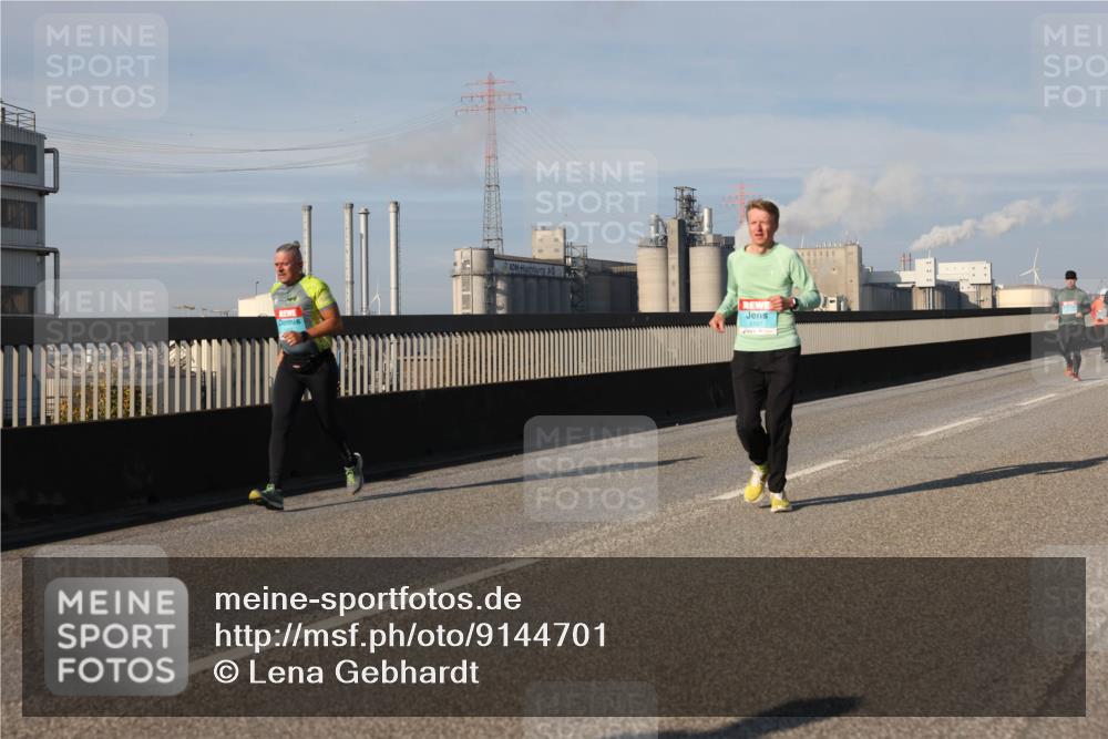 03.10.2025 - Köhlbrandbrückenlauf Lena Gebhardt http://msf.ph/oto/9144701 03.10.2025 10:02:20 Position 2 2167 meine-sportfotos.de