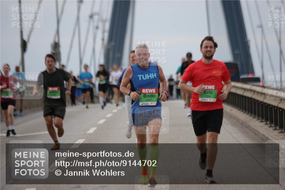 03.10.2025 - Köhlbrandbrückenlauf Jannik Wohlers http://msf.ph/oto/9144702 03.10.2025 15:46:05 Position 1 9567, 7304 meine-sportfotos.de
