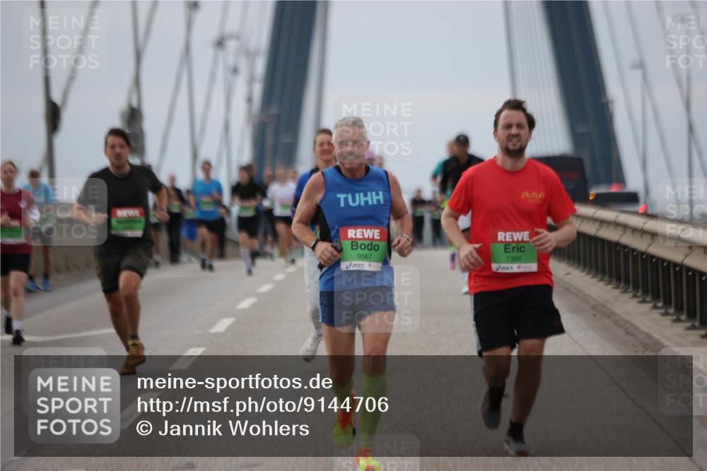 03.10.2025 - Köhlbrandbrückenlauf Jannik Wohlers http://msf.ph/oto/9144706 03.10.2025 15:46:05 Position 1 9567, 7304 meine-sportfotos.de