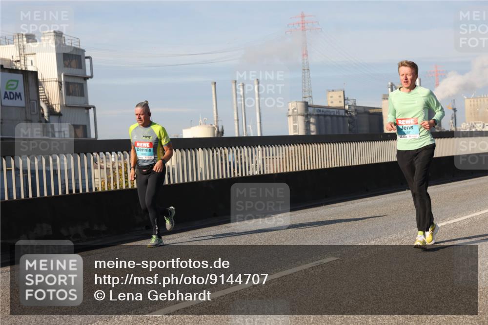 03.10.2025 - Köhlbrandbrückenlauf Lena Gebhardt http://msf.ph/oto/9144707 03.10.2025 10:02:21 Position 2 1482, 2167 meine-sportfotos.de