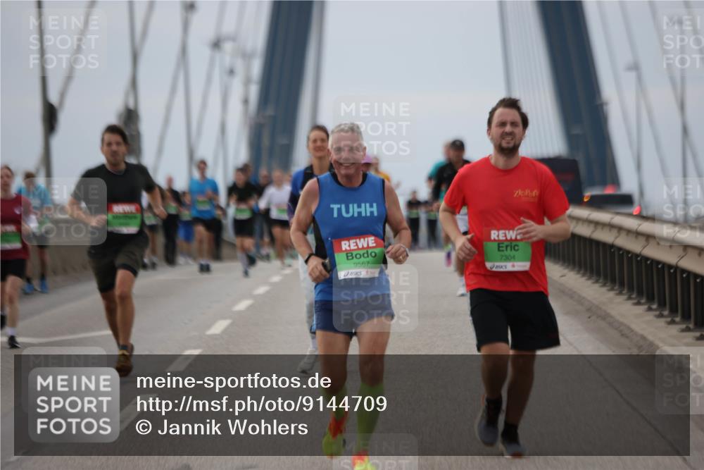 03.10.2025 - Köhlbrandbrückenlauf Jannik Wohlers http://msf.ph/oto/9144709 03.10.2025 15:46:05 Position 1 9567, 7304 meine-sportfotos.de