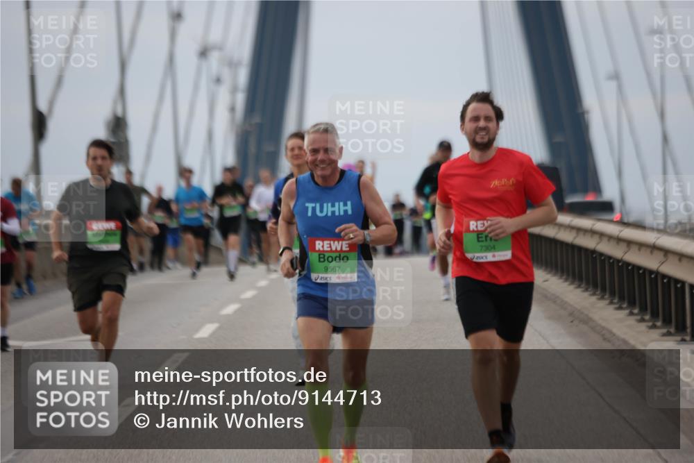 03.10.2025 - Köhlbrandbrückenlauf Jannik Wohlers http://msf.ph/oto/9144713 03.10.2025 15:46:05 Position 1 9567, 7304 meine-sportfotos.de
