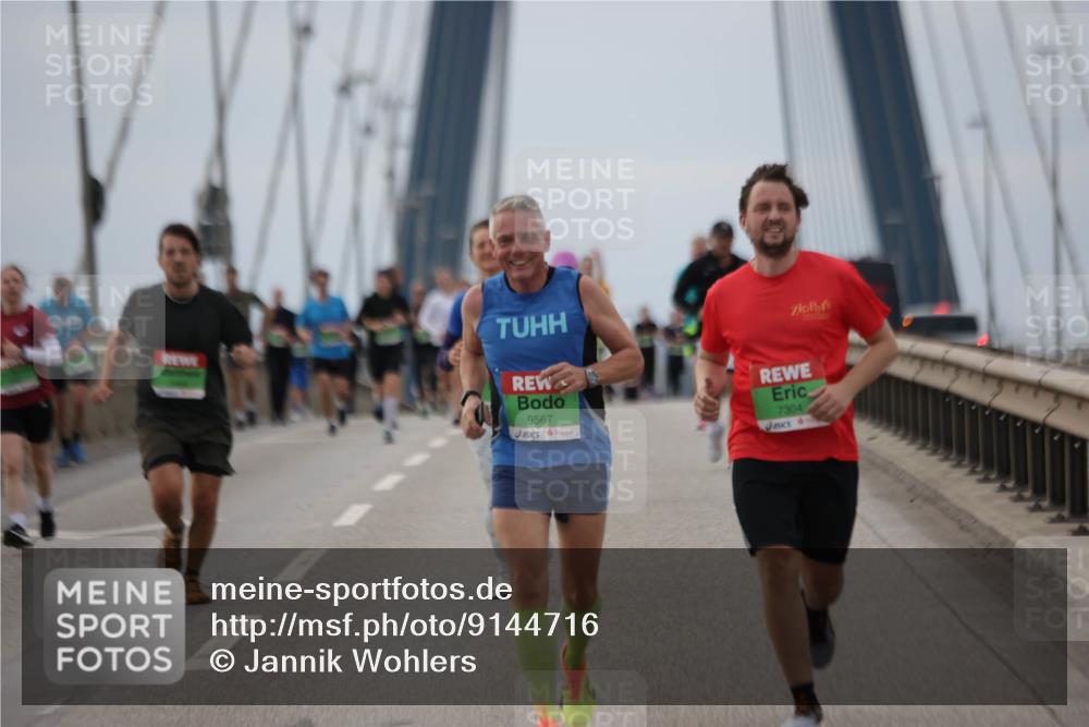 03.10.2025 - Köhlbrandbrückenlauf Jannik Wohlers http://msf.ph/oto/9144716 03.10.2025 15:46:06 Position 1 9567, 7304 meine-sportfotos.de