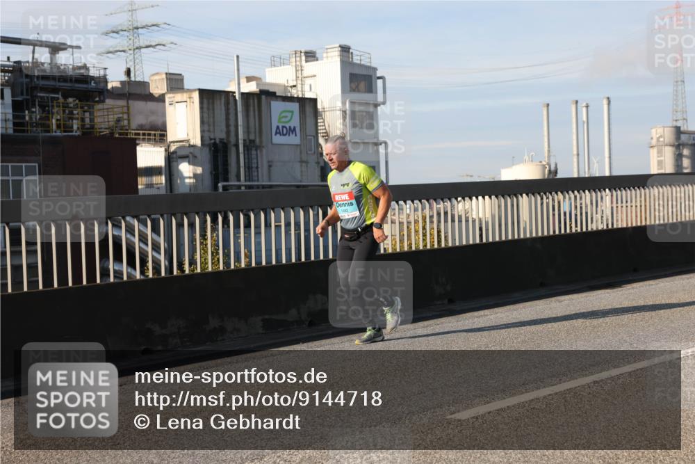 03.10.2025 - Köhlbrandbrückenlauf Lena Gebhardt http://msf.ph/oto/9144718 03.10.2025 10:02:21 Position 2 1482 meine-sportfotos.de