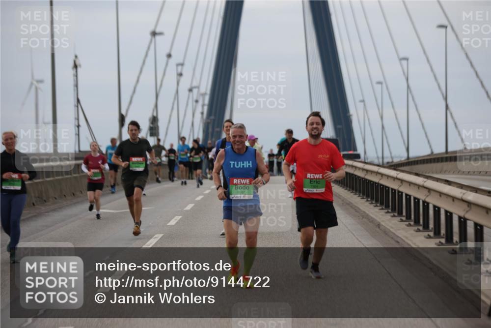 03.10.2025 - Köhlbrandbrückenlauf Jannik Wohlers http://msf.ph/oto/9144722 03.10.2025 15:46:06 Position 1 9567, 7304 meine-sportfotos.de