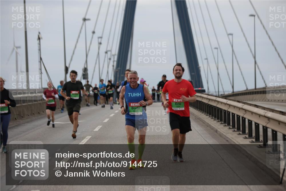 03.10.2025 - Köhlbrandbrückenlauf Jannik Wohlers http://msf.ph/oto/9144725 03.10.2025 15:46:06 Position 1 9567, 7304 meine-sportfotos.de