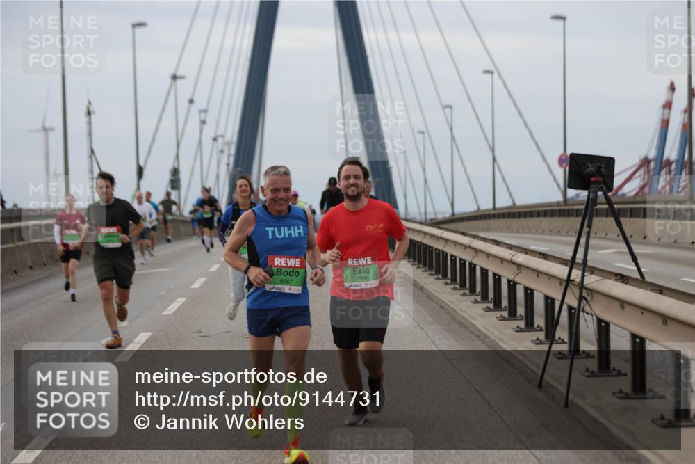 03.10.2025 - Köhlbrandbrückenlauf Jannik Wohlers http://msf.ph/oto/9144731 03.10.2025 15:46:08 Position 1 9567, 7304 meine-sportfotos.de