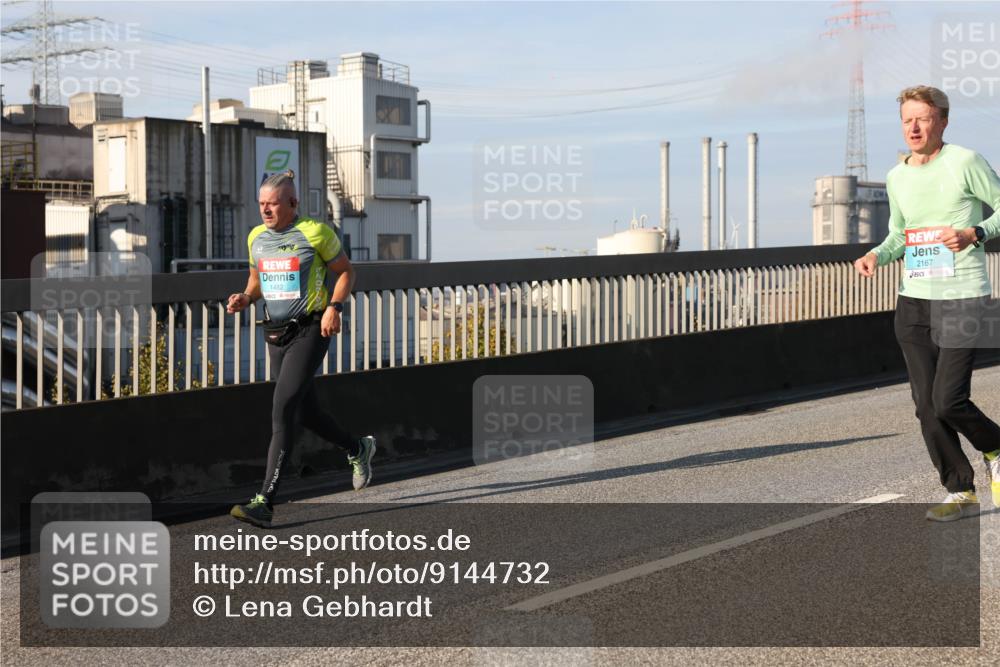 03.10.2025 - Köhlbrandbrückenlauf Lena Gebhardt http://msf.ph/oto/9144732 03.10.2025 10:02:21 Position 2 1482, 2167 meine-sportfotos.de