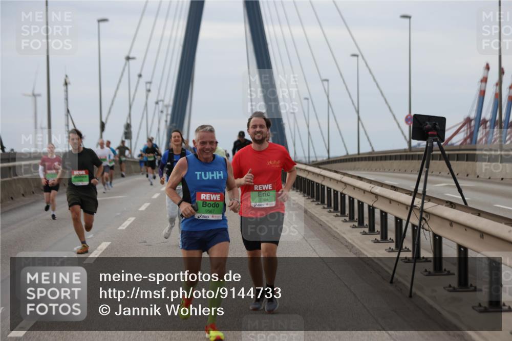 03.10.2025 - Köhlbrandbrückenlauf Jannik Wohlers http://msf.ph/oto/9144733 03.10.2025 15:46:08 Position 1 9567, 7304 meine-sportfotos.de