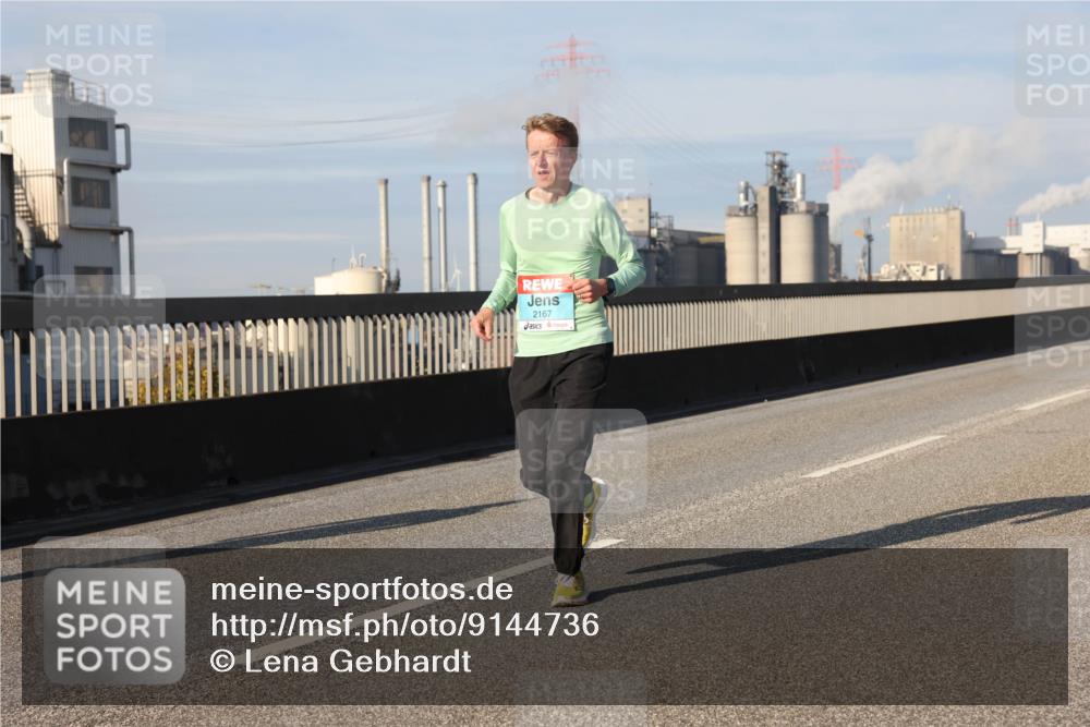 03.10.2025 - Köhlbrandbrückenlauf Lena Gebhardt http://msf.ph/oto/9144736 03.10.2025 10:02:22 Position 2 2167 meine-sportfotos.de