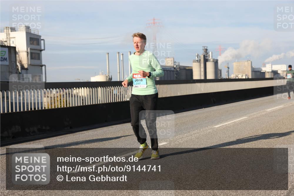 03.10.2025 - Köhlbrandbrückenlauf Lena Gebhardt http://msf.ph/oto/9144741 03.10.2025 10:02:22 Position 2 2167 meine-sportfotos.de
