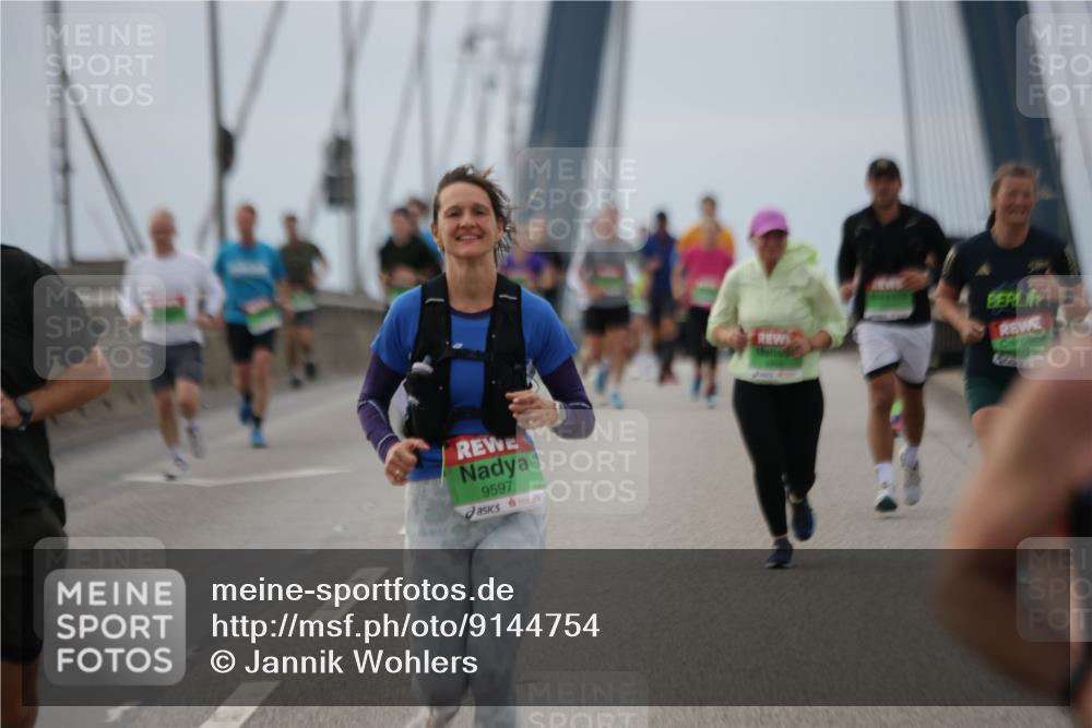 03.10.2025 - Köhlbrandbrückenlauf Jannik Wohlers http://msf.ph/oto/9144754 03.10.2025 15:46:10 Position 1 9597 meine-sportfotos.de