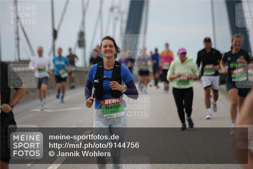 03.10.2025 - Köhlbrandbrückenlauf Jannik Wohlers http://msf.ph/oto/9144756 03.10.2025 15:46:10 Position 1 9597 meine-sportfotos.de