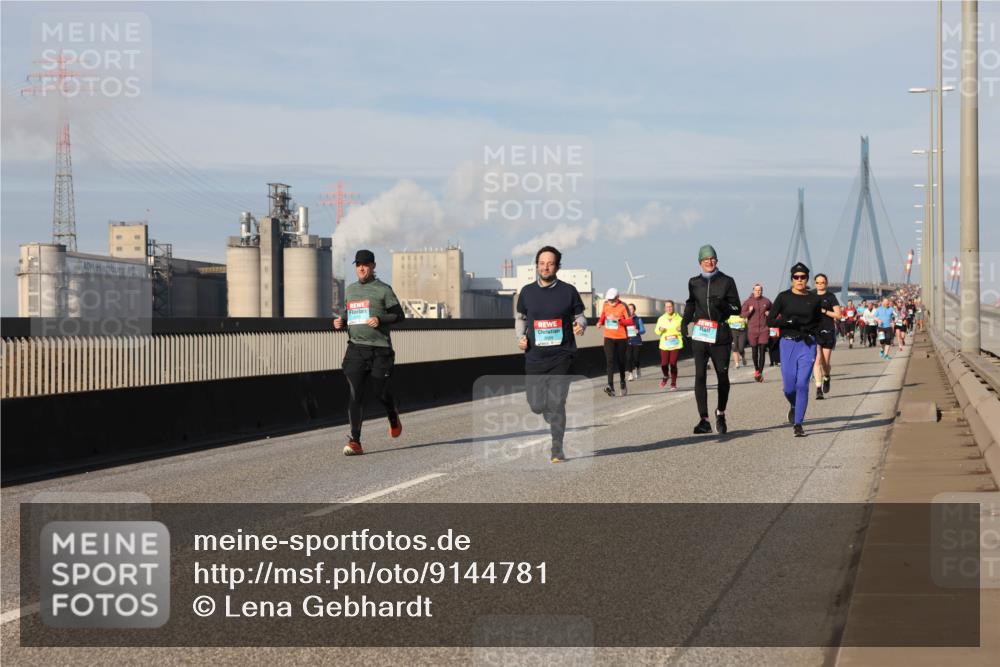 03.10.2025 - Köhlbrandbrückenlauf Lena Gebhardt http://msf.ph/oto/9144781 03.10.2025 10:02:25 Position 2 3069 meine-sportfotos.de