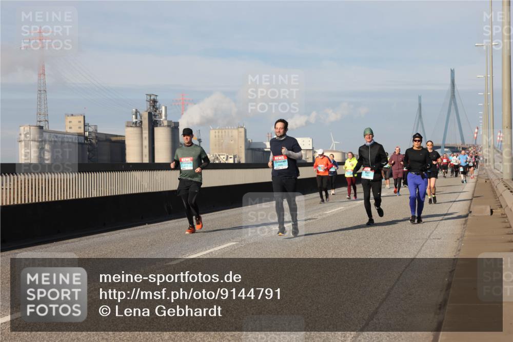 03.10.2025 - Köhlbrandbrückenlauf Lena Gebhardt http://msf.ph/oto/9144791 03.10.2025 10:02:25 Position 2 3600 meine-sportfotos.de