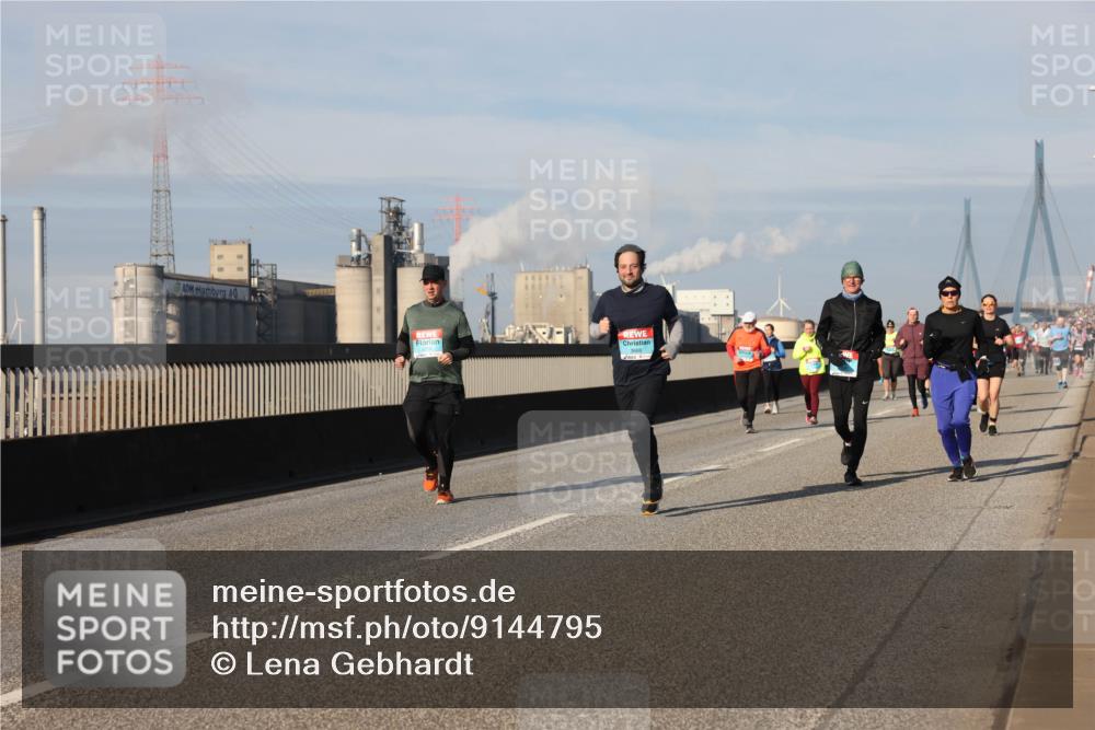 03.10.2025 - Köhlbrandbrückenlauf Lena Gebhardt http://msf.ph/oto/9144795 03.10.2025 10:02:25 Position 2  meine-sportfotos.de