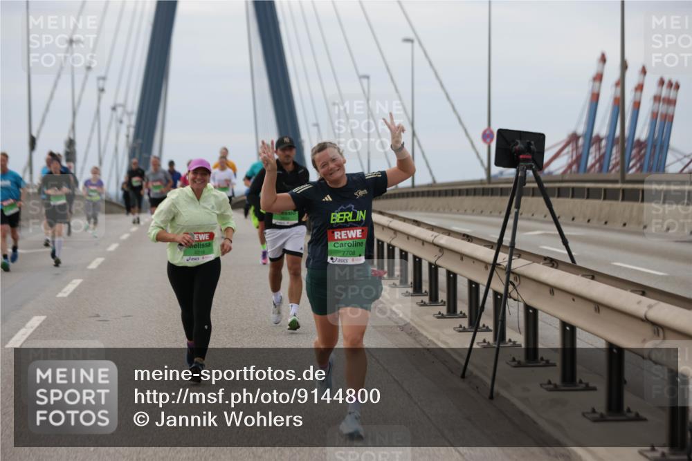 03.10.2025 - Köhlbrandbrückenlauf Jannik Wohlers http://msf.ph/oto/9144800 03.10.2025 15:46:13 Position 1 9218, 7708 meine-sportfotos.de