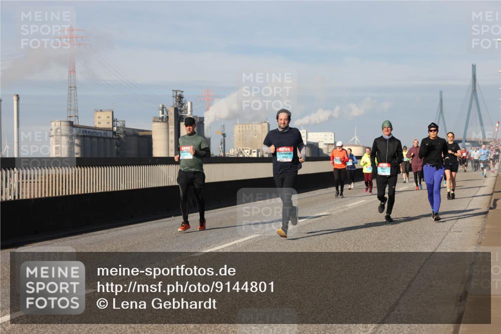 03.10.2025 - Köhlbrandbrückenlauf Lena Gebhardt http://msf.ph/oto/9144801 03.10.2025 10:02:25 Position 2 3669 meine-sportfotos.de
