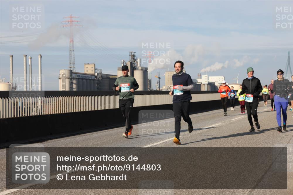 03.10.2025 - Köhlbrandbrückenlauf Lena Gebhardt http://msf.ph/oto/9144803 03.10.2025 10:02:26 Position 2  meine-sportfotos.de