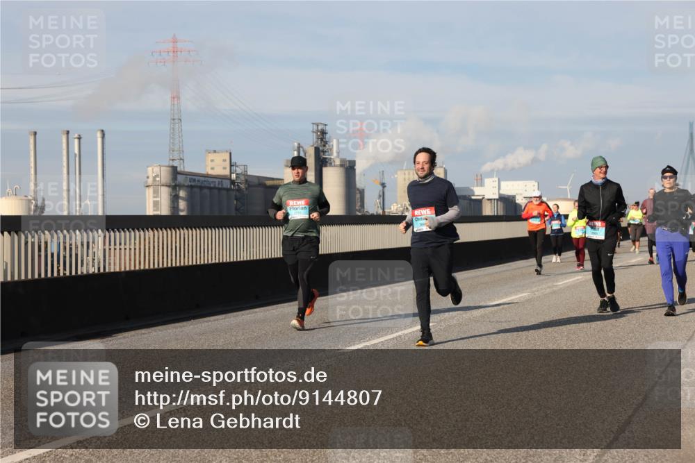 03.10.2025 - Köhlbrandbrückenlauf Lena Gebhardt http://msf.ph/oto/9144807 03.10.2025 10:02:26 Position 2  meine-sportfotos.de