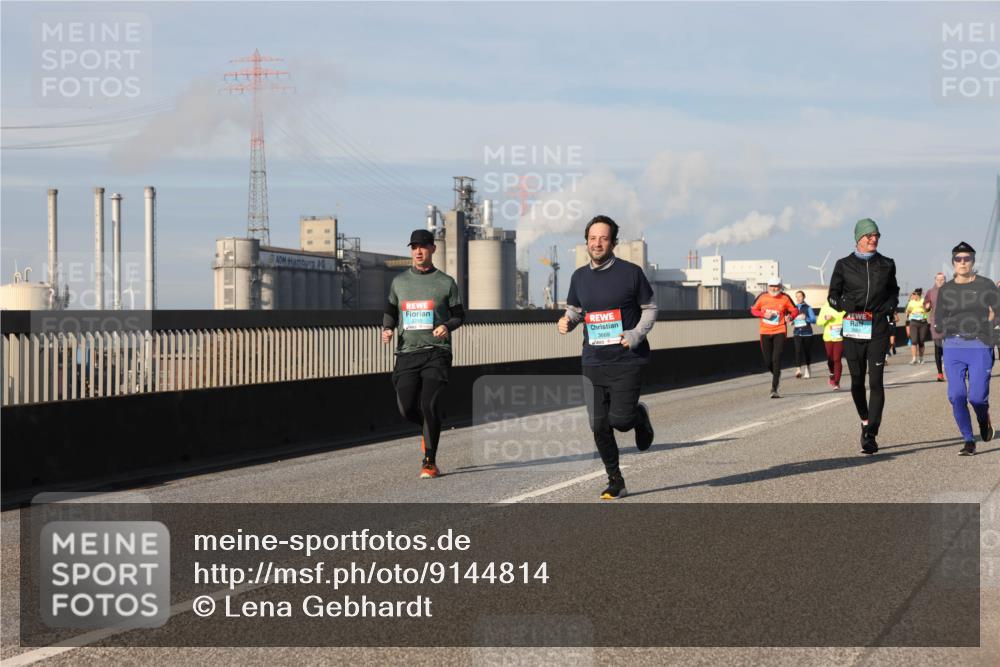 03.10.2025 - Köhlbrandbrückenlauf Lena Gebhardt http://msf.ph/oto/9144814 03.10.2025 10:02:26 Position 2 3669 meine-sportfotos.de