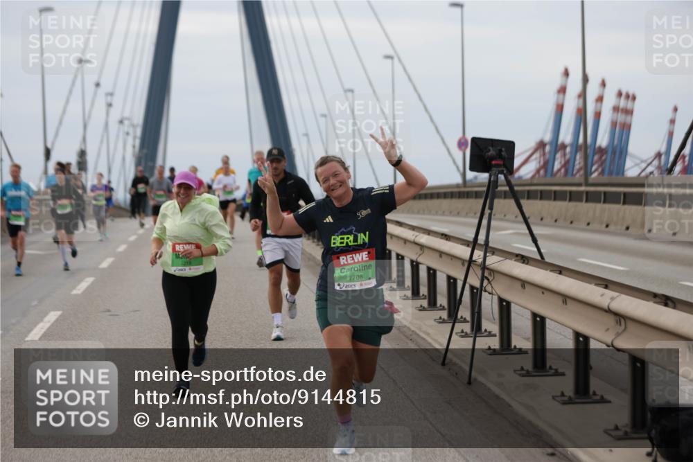 03.10.2025 - Köhlbrandbrückenlauf Jannik Wohlers http://msf.ph/oto/9144815 03.10.2025 15:46:14 Position 1 218, 7708 meine-sportfotos.de