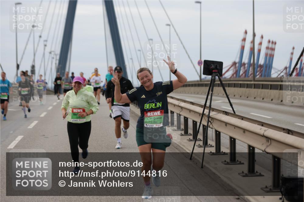 03.10.2025 - Köhlbrandbrückenlauf Jannik Wohlers http://msf.ph/oto/9144816 03.10.2025 15:46:14 Position 1 7708 meine-sportfotos.de