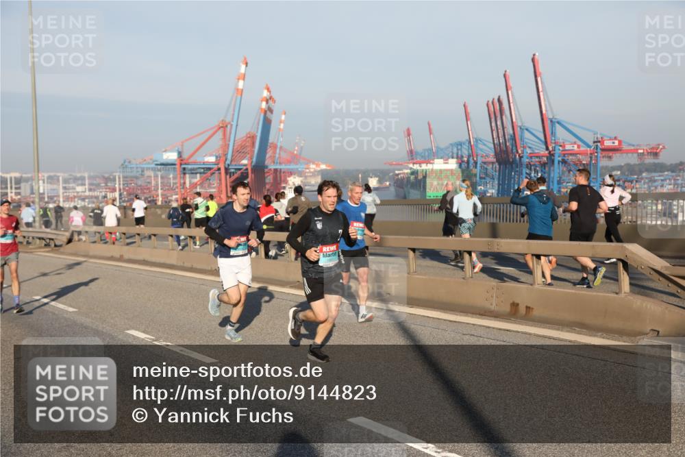 03.10.2025 - Köhlbrandbrückenlauf Yannick Fuchs http://msf.ph/oto/9144823 03.10.2025 08:33:30 Position 2  meine-sportfotos.de
