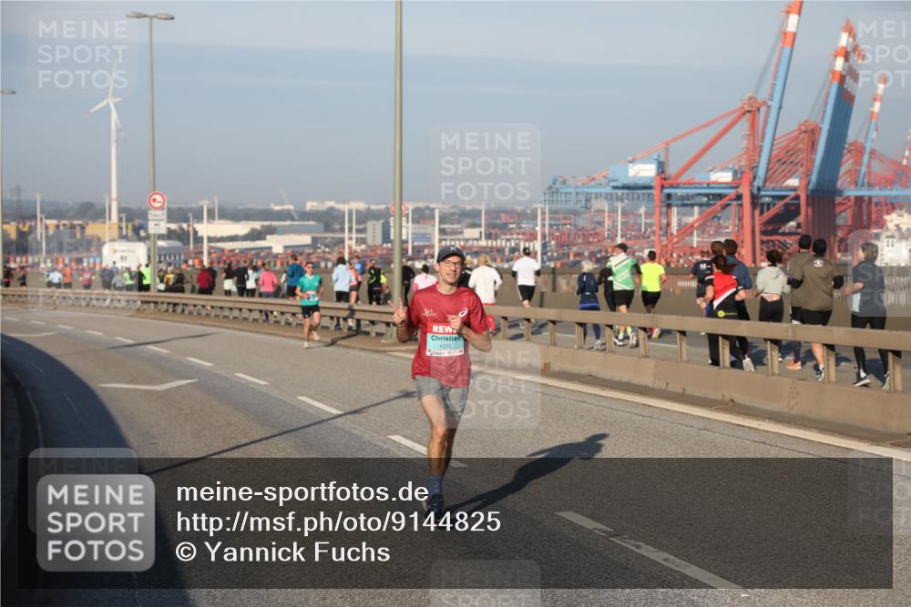 03.10.2025 - Köhlbrandbrückenlauf Yannick Fuchs http://msf.ph/oto/9144825 03.10.2025 08:33:31 Position 2 1035 meine-sportfotos.de