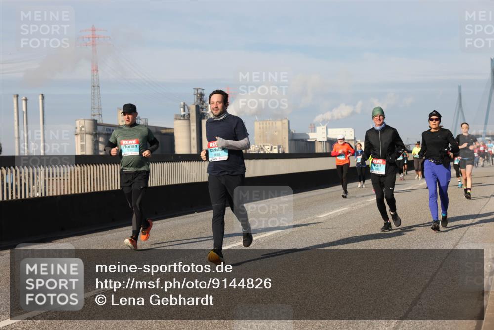 03.10.2025 - Köhlbrandbrückenlauf Lena Gebhardt http://msf.ph/oto/9144826 03.10.2025 10:02:26 Position 2 3669 meine-sportfotos.de