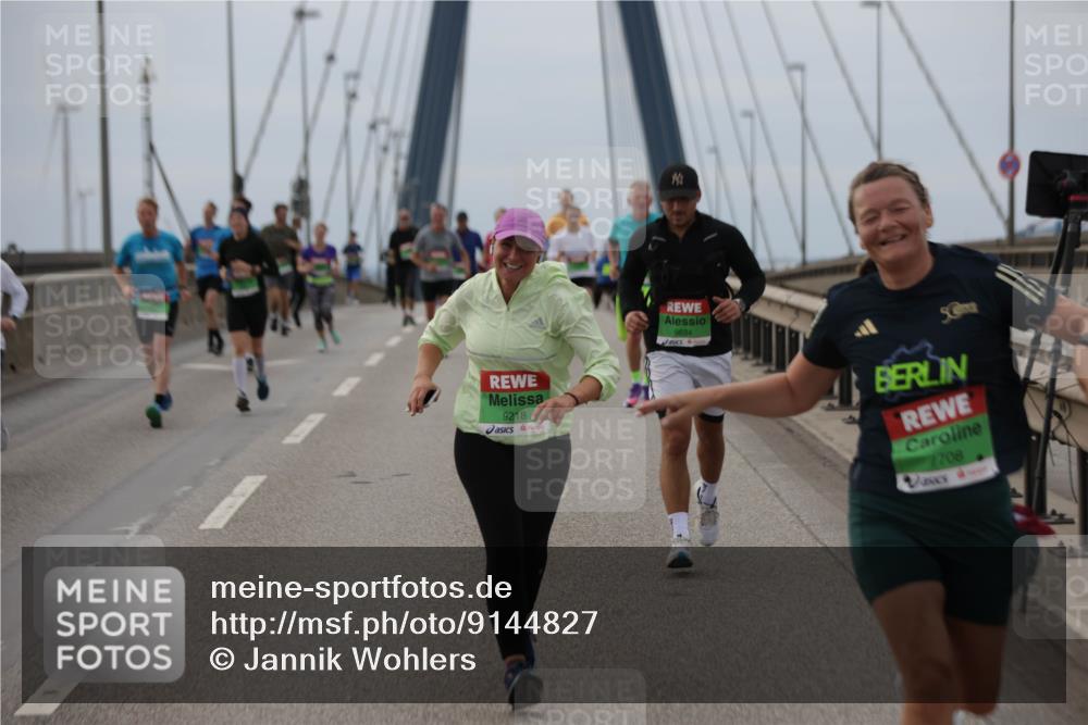 03.10.2025 - Köhlbrandbrückenlauf Jannik Wohlers http://msf.ph/oto/9144827 03.10.2025 15:46:15 Position 1 9218, 9634, 7708 meine-sportfotos.de