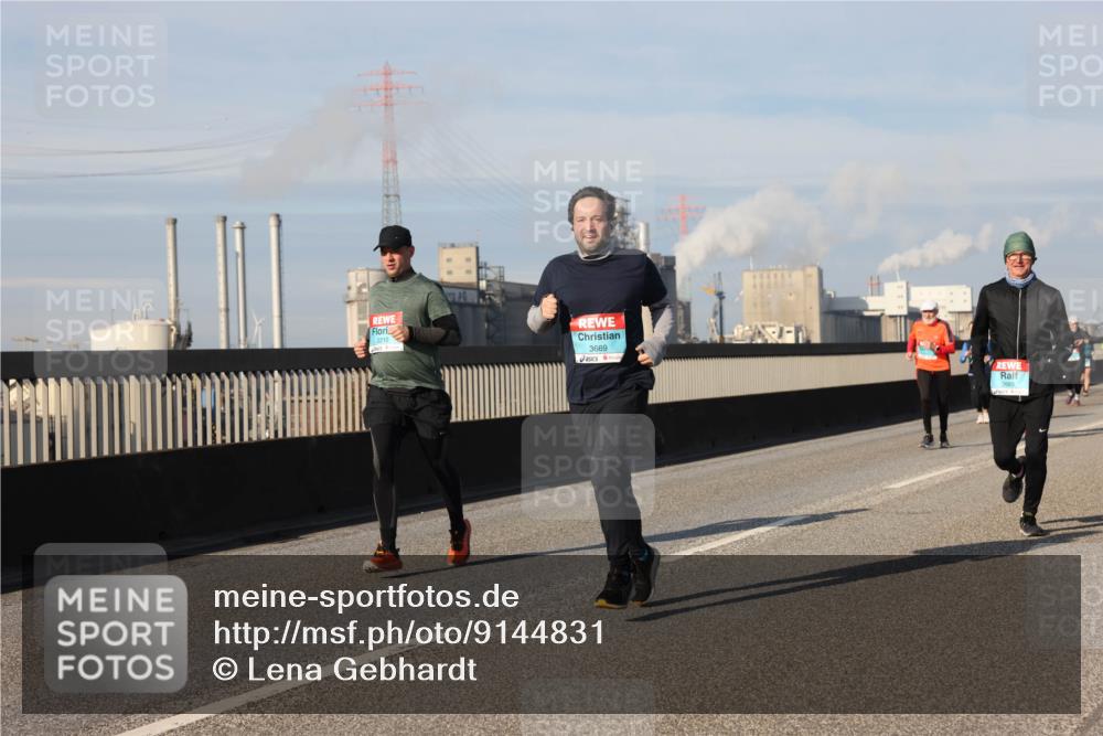 03.10.2025 - Köhlbrandbrückenlauf Lena Gebhardt http://msf.ph/oto/9144831 03.10.2025 10:02:27 Position 2 2210, 3669, 2683 meine-sportfotos.de