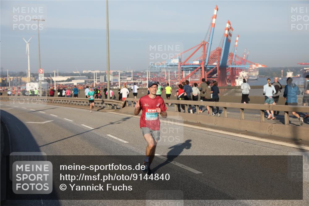 03.10.2025 - Köhlbrandbrückenlauf Yannick Fuchs http://msf.ph/oto/9144840 03.10.2025 08:33:31 Position 2 1035 meine-sportfotos.de