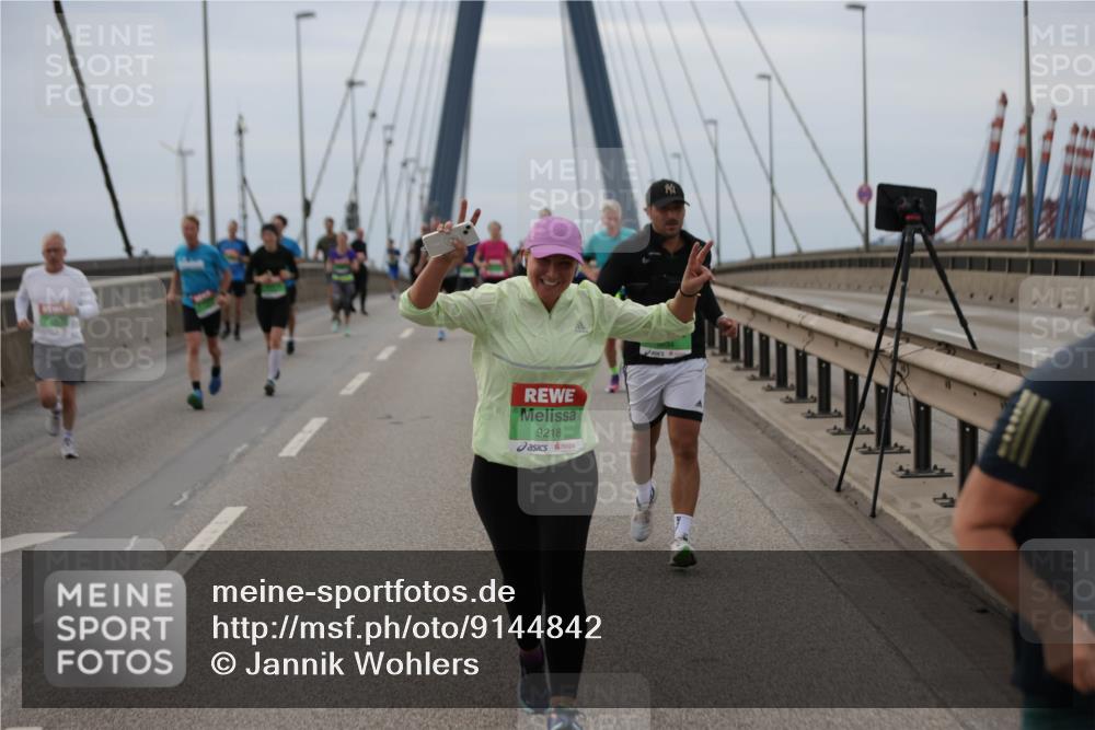 03.10.2025 - Köhlbrandbrückenlauf Jannik Wohlers http://msf.ph/oto/9144842 03.10.2025 15:46:16 Position 1 9218 meine-sportfotos.de
