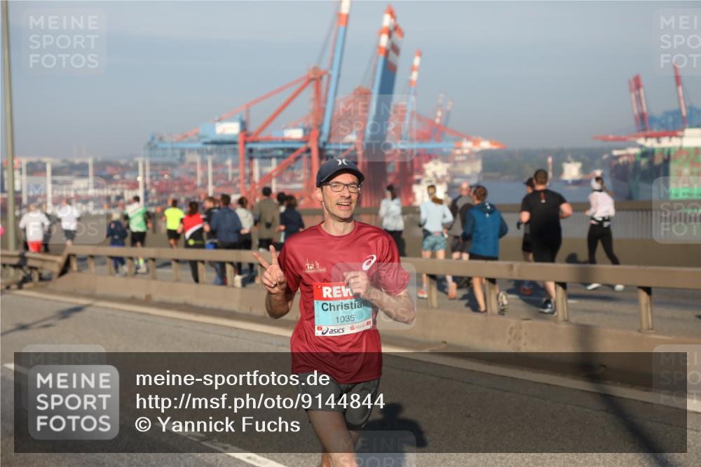 03.10.2025 - Köhlbrandbrückenlauf Yannick Fuchs http://msf.ph/oto/9144844 03.10.2025 08:33:32 Position 2 1035 meine-sportfotos.de