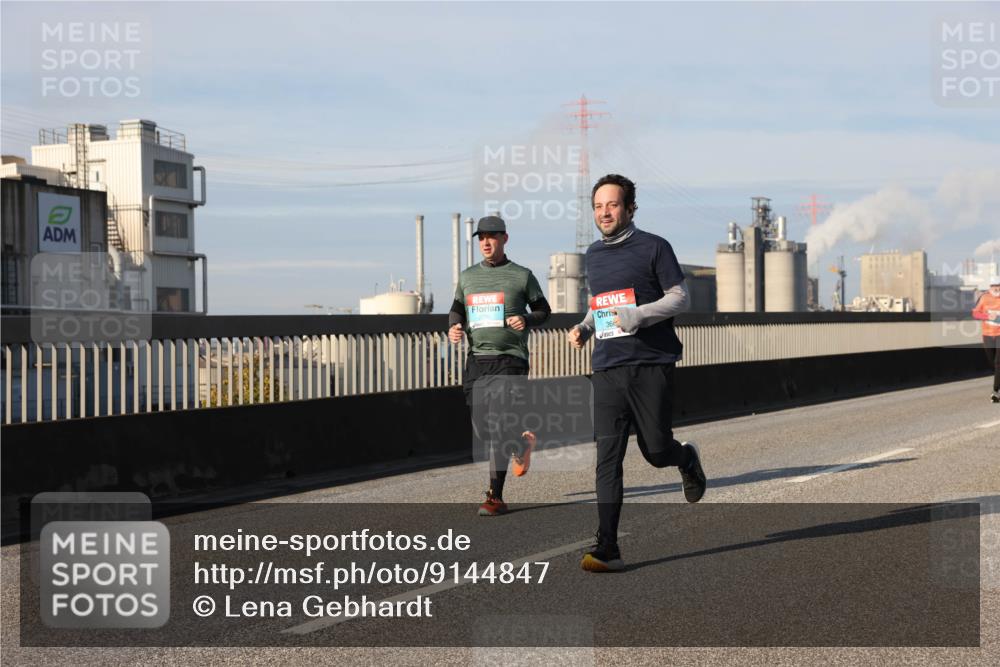 03.10.2025 - Köhlbrandbrückenlauf Lena Gebhardt http://msf.ph/oto/9144847 03.10.2025 10:02:27 Position 2 36 meine-sportfotos.de