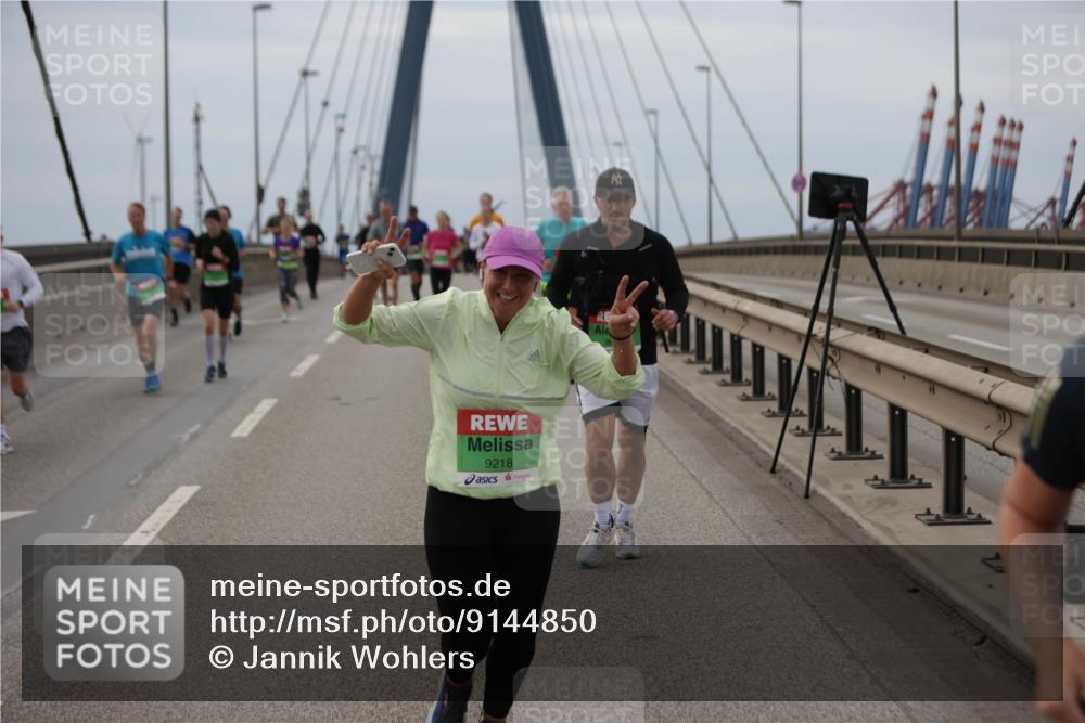 03.10.2025 - Köhlbrandbrückenlauf Jannik Wohlers http://msf.ph/oto/9144850 03.10.2025 15:46:16 Position 1 9218, 111 meine-sportfotos.de
