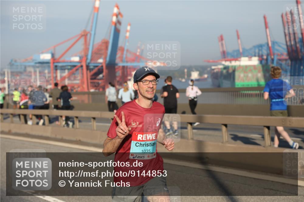 03.10.2025 - Köhlbrandbrückenlauf Yannick Fuchs http://msf.ph/oto/9144853 03.10.2025 08:33:32 Position 2 25, 1035 meine-sportfotos.de