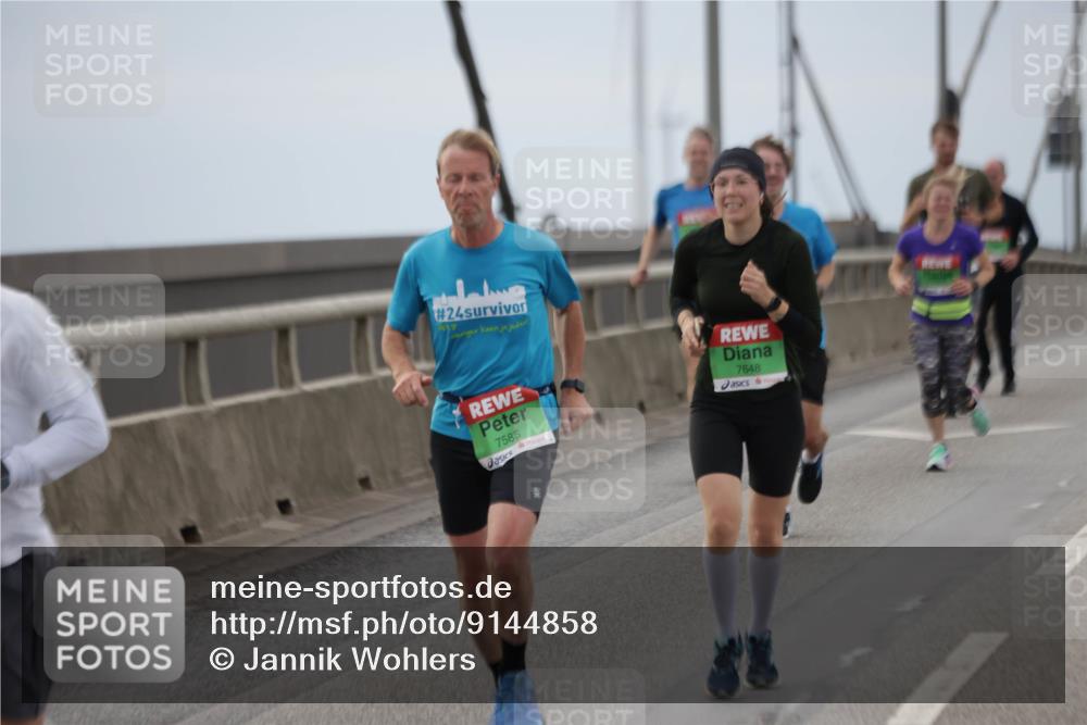 03.10.2025 - Köhlbrandbrückenlauf Jannik Wohlers http://msf.ph/oto/9144858 03.10.2025 15:46:17 Position 1 24, 7585, 7648 meine-sportfotos.de
