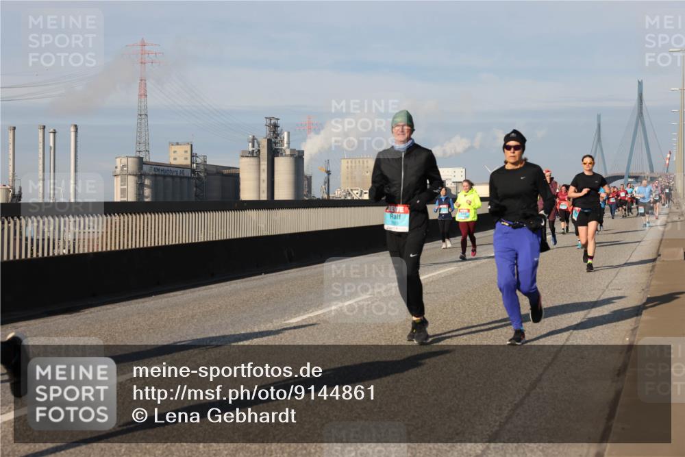 03.10.2025 - Köhlbrandbrückenlauf Lena Gebhardt http://msf.ph/oto/9144861 03.10.2025 10:02:28 Position 2  meine-sportfotos.de