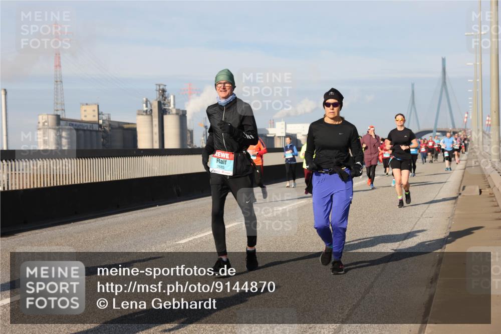 03.10.2025 - Köhlbrandbrückenlauf Lena Gebhardt http://msf.ph/oto/9144870 03.10.2025 10:02:28 Position 2 2683 meine-sportfotos.de