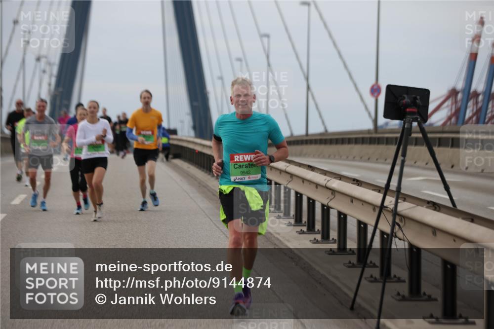 03.10.2025 - Köhlbrandbrückenlauf Jannik Wohlers http://msf.ph/oto/9144874 03.10.2025 15:46:18 Position 1 9542 meine-sportfotos.de