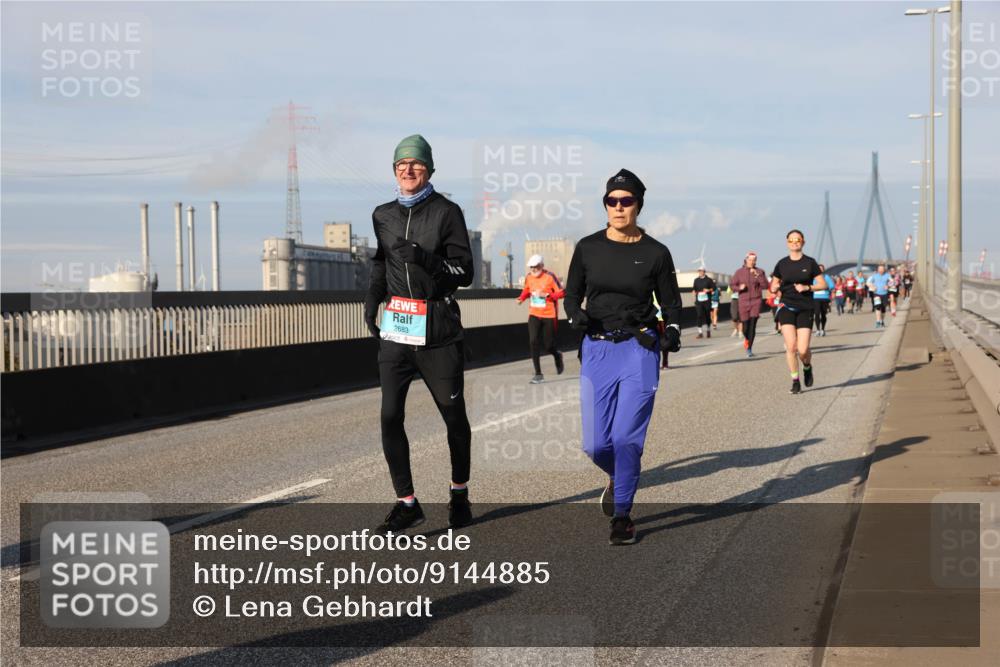 03.10.2025 - Köhlbrandbrückenlauf Lena Gebhardt http://msf.ph/oto/9144885 03.10.2025 10:02:29 Position 2 2683 meine-sportfotos.de